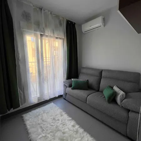 Z&r - Alcyone דירה